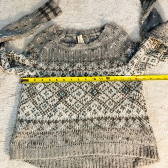 Aeropostale Diamond Pattern Grey & White Sweater - Picture 8 of 8